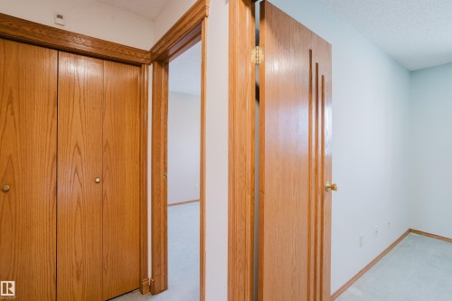 535 Pardee Bay Bay, Edmonton, AB - Indoor Photo Showing Other Room