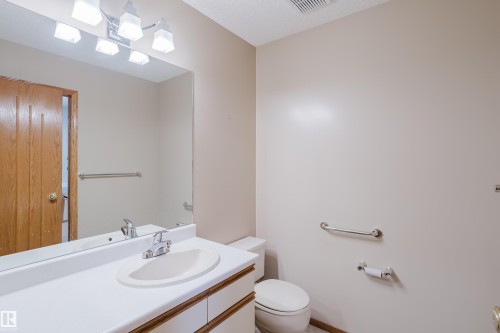 535 Pardee Bay Bay, Edmonton, AB - Indoor Photo Showing Bathroom