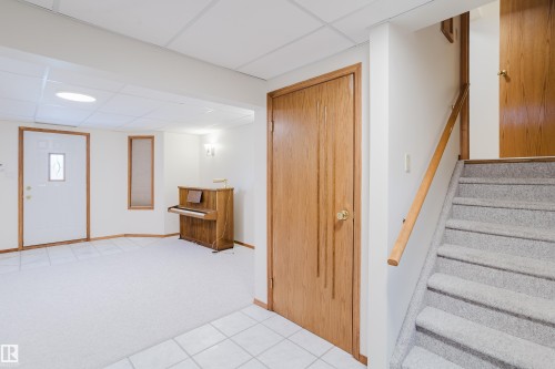 535 Pardee Bay Bay, Edmonton, AB - Indoor