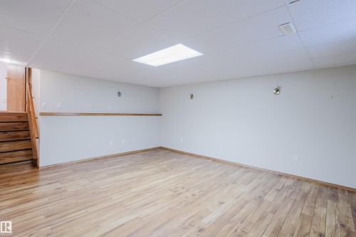 535 Pardee Bay Bay, Edmonton, AB - Indoor Photo Showing Other Room