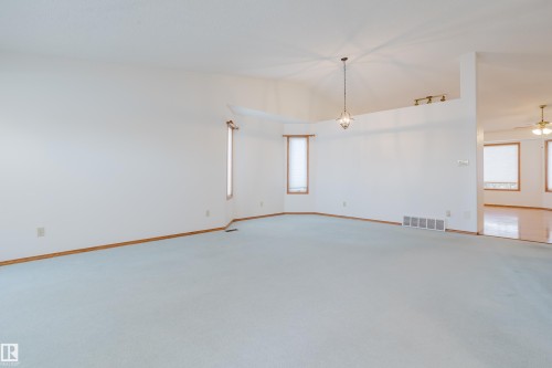 535 Pardee Bay Bay, Edmonton, AB - Indoor Photo Showing Other Room