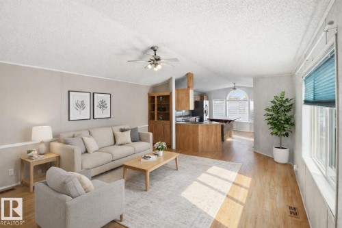 106 oakwood Road  Edmonton, AB T6P 0A2