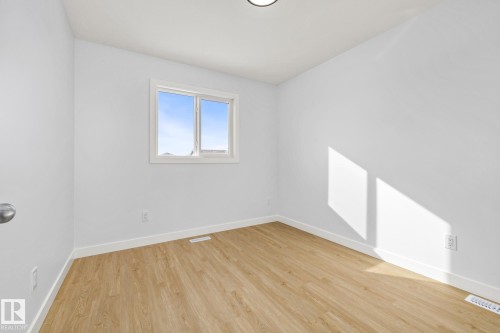 110 Honeysuckle Green, Leduc, AB - Indoor Photo Showing Other Room