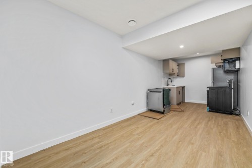 110 Honeysuckle Green, Leduc, AB - Indoor