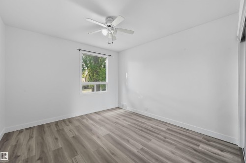 9848 87 Avenue, Edmonton, AB - Indoor Photo Showing Other Room