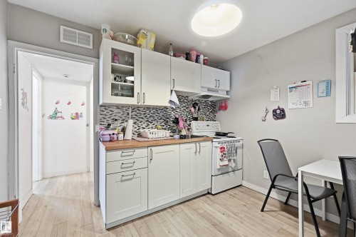 9848 87 Avenue, Edmonton, AB - Indoor