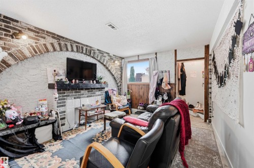 9848 87 Avenue, Edmonton, AB - Indoor