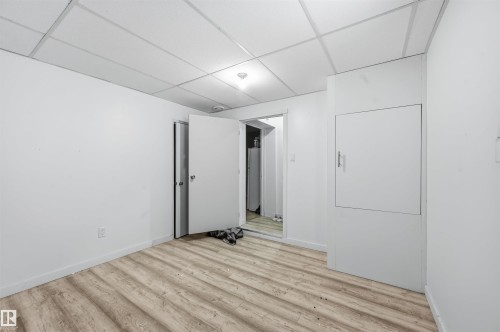9848 87 Avenue, Edmonton, AB - Indoor Photo Showing Other Room