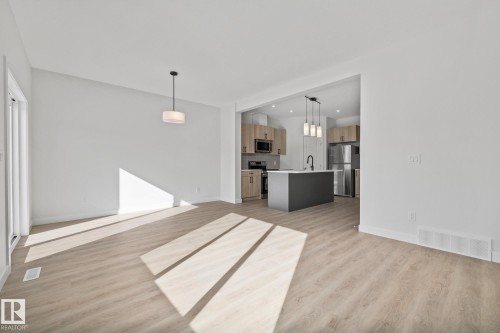 112 Honeysuckle Green, Leduc, AB - Indoor Photo Showing Kitchen