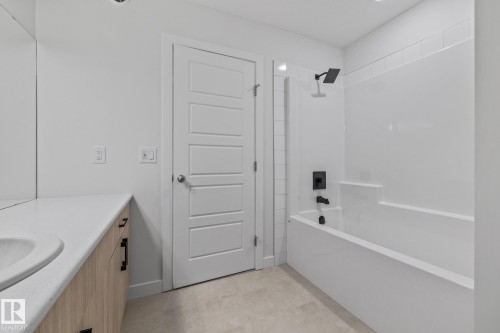 112 Honeysuckle Green, Leduc, AB - Indoor Photo Showing Bathroom