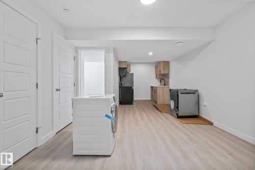 112 Honeysuckle Green, Leduc, AB - Indoor Photo Showing Other Room