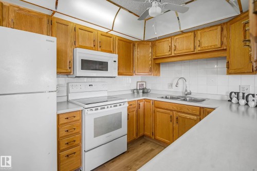 41 903 109 Street Nw, Edmonton, AB - Indoor Photo Showing Kitchen With Double Sink