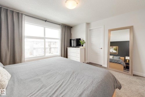 22341 93A Avenue, Edmonton, AB - Indoor Photo Showing Bedroom