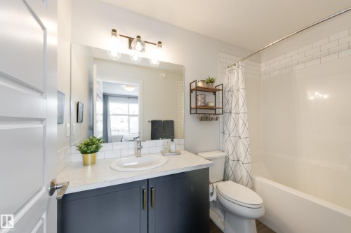 22341 93A Avenue, Edmonton, AB - Indoor Photo Showing Bathroom