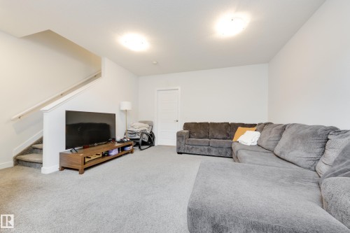 22341 93A Avenue, Edmonton, AB - Indoor Photo Showing Living Room
