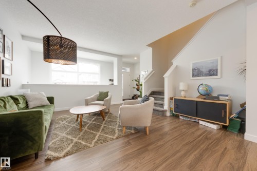 22341 93A Avenue, Edmonton, AB - Indoor