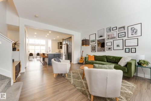 22341 93A Avenue, Edmonton, AB - Indoor Photo Showing Living Room