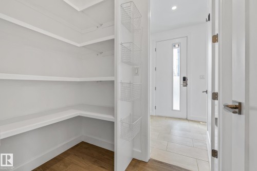 View of pantry - 10038 142 Street, Edmonton, AB - Indoor