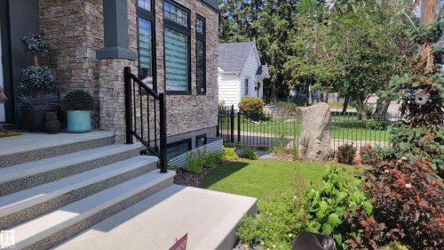 View of yard - 10038 142 Street, Edmonton, AB - Outdoor