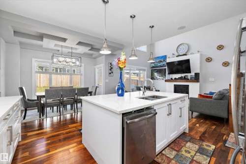3380 Chickadee Drive, Edmonton, AB - Indoor Photo Showing Kitchen With Double Sink With Upgraded Kitchen