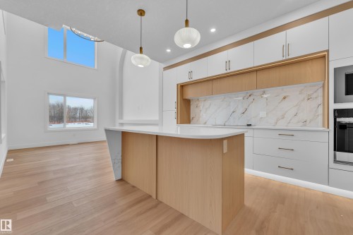 127 24 Street, Edmonton, AB - Indoor Photo Showing Kitchen