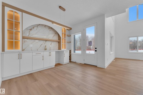 127 24 Street, Edmonton, AB - Indoor Photo Showing Other Room