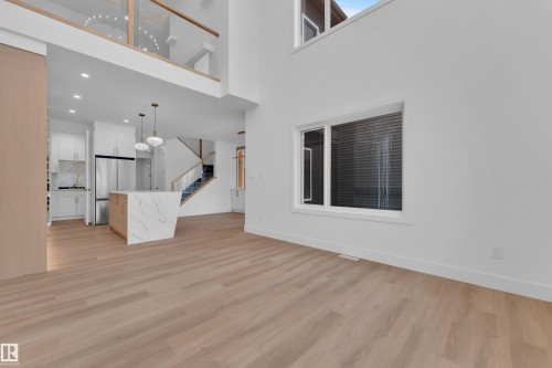 127 24 Street, Edmonton, AB - Indoor Photo Showing Other Room