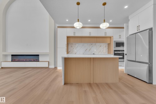 127 24 Street, Edmonton, AB - Indoor Photo Showing Kitchen