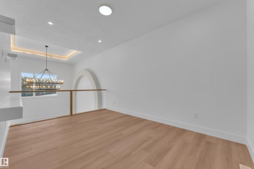 127 24 Street, Edmonton, AB - Indoor Photo Showing Other Room