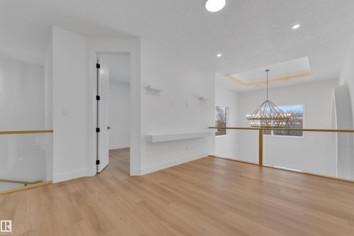 127 24 Street, Edmonton, AB - Indoor Photo Showing Other Room