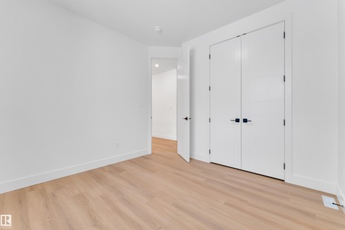 127 24 Street, Edmonton, AB - Indoor Photo Showing Other Room