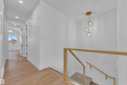 127 24 Street, Edmonton, AB - Indoor Photo Showing Other Room