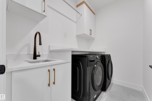 127 24 Street, Edmonton, AB - Indoor Photo Showing Laundry Room