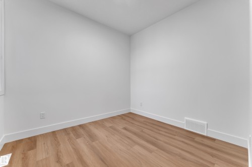 127 24 Street, Edmonton, AB - Indoor Photo Showing Other Room