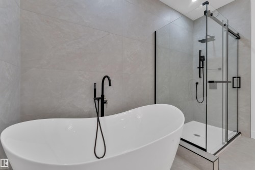 127 24 Street, Edmonton, AB - Indoor Photo Showing Bathroom