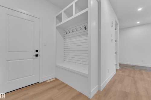 127 24 Street, Edmonton, AB - Indoor Photo Showing Other Room