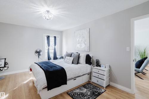 310 8907 106A Avenue, Edmonton, AB - Indoor Photo Showing Bedroom