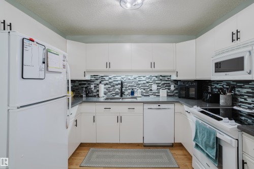 310 8907 106A Avenue, Edmonton, AB - Indoor Photo Showing Kitchen