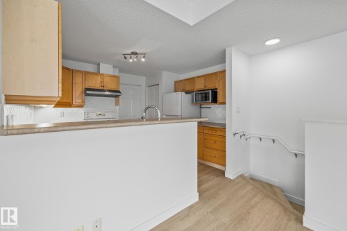 2 1179 Summerside Drive, Edmonton, AB - Indoor Photo Showing Kitchen