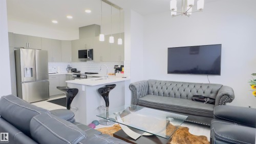 21 7110 Keswick Common, Edmonton, AB - Indoor