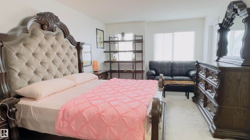21 7110 Keswick Common, Edmonton, AB - Indoor Photo Showing Bedroom