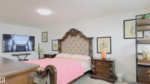 21 7110 Keswick Common, Edmonton, AB - Indoor Photo Showing Bedroom