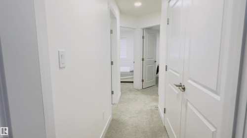 21 7110 Keswick Common, Edmonton, AB - Indoor Photo Showing Other Room