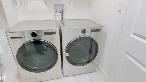 21 7110 Keswick Common, Edmonton, AB - Indoor Photo Showing Laundry Room