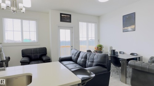 21 7110 Keswick Common, Edmonton, AB - Indoor