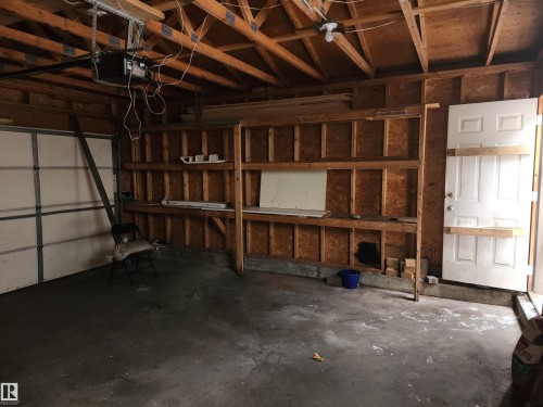 Edmonton, AB - Indoor Photo Showing Garage