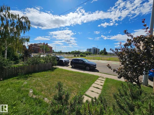 Edmonton, AB - Outdoor With View