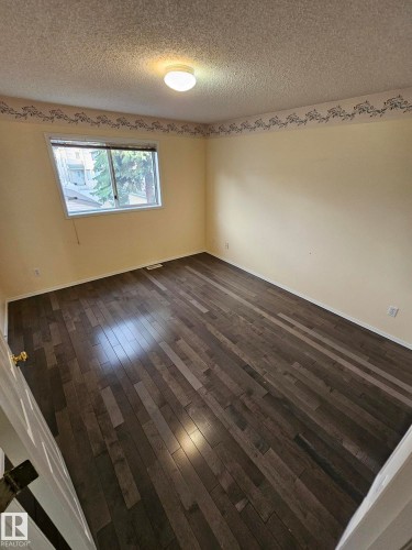 Edmonton, AB - Indoor Photo Showing Other Room