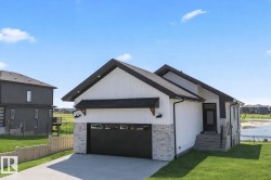 1411 Redpoll Court SW  Edmonton, AB T5S 0V4