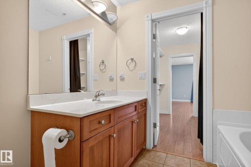 314 12110 106 Avenue, Edmonton, AB - Indoor Photo Showing Bathroom